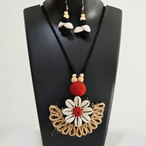 Shell Bloom Pendant Set